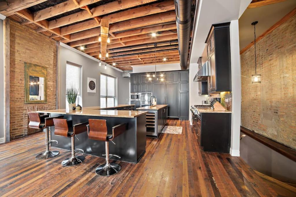 Chicago Mid-Century Gem Steps From United Centerヴィラ エクステリア 写真