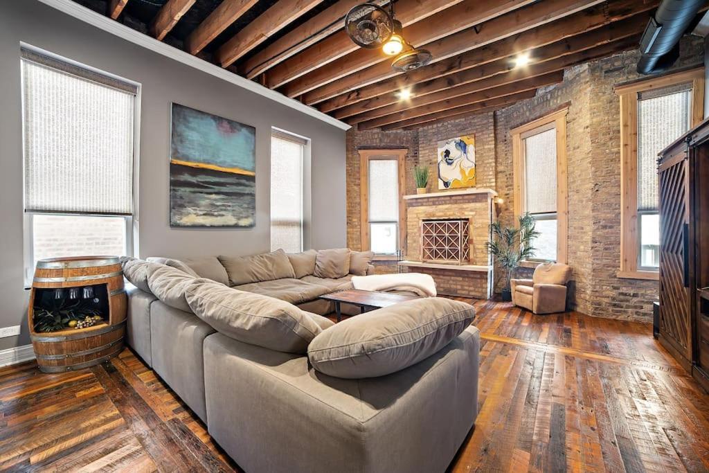 Chicago Mid-Century Gem Steps From United Centerヴィラ エクステリア 写真