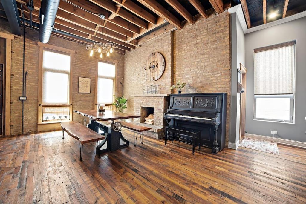 Chicago Mid-Century Gem Steps From United Centerヴィラ エクステリア 写真