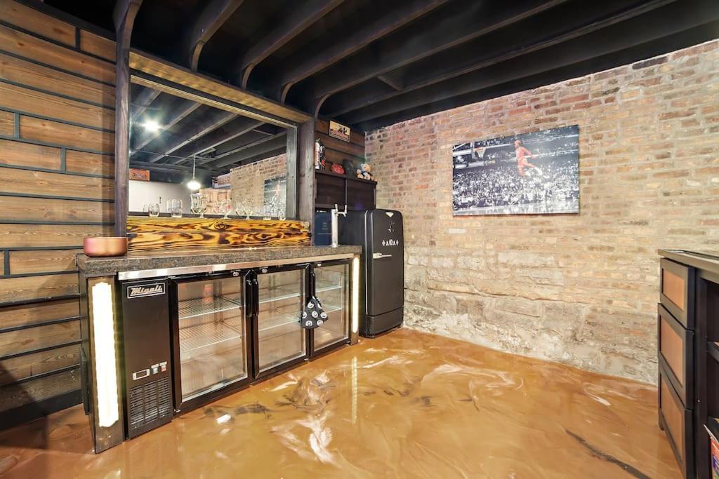Chicago Mid-Century Gem Steps From United Centerヴィラ エクステリア 写真