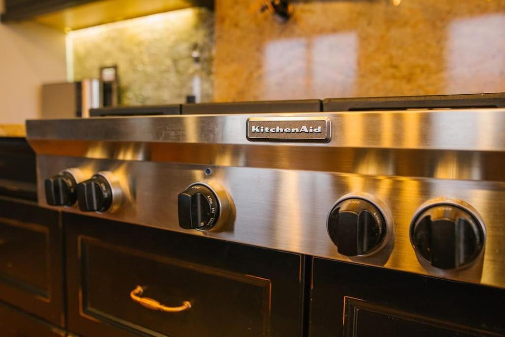 Chicago Mid-Century Gem Steps From United Centerヴィラ エクステリア 写真