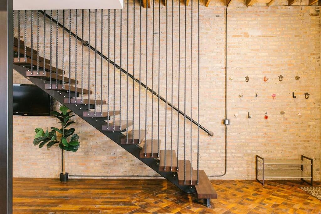 Chicago Mid-Century Gem Steps From United Centerヴィラ エクステリア 写真